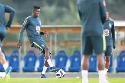  ?? Lucas Figueiredo/CBF ?? Vitão tenta manter os pés no chão quando o assunto é o sonho de disputar um Mundial: “Não dá para você pensar em uma Copa se não viver o agora”