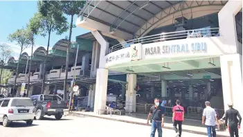  ??  ?? According to Tiang, for now traders at Sibu Central Market would operate on alternate-day basis.