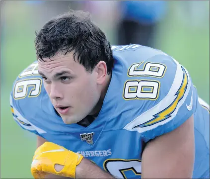  ?? TERRY PIERSON — STAFF PHOTOGRAPH­ER ?? Tight end Hunter Henry has reportedly agreed to a three-year, $37.5 million deal with the Patriots. He had 60 catches for the Chargers in 2020.