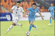  ?? PTI ?? Sunil Chhetri (blue jersey) feels he hasn’t reached a stage where people should see him as a role model.