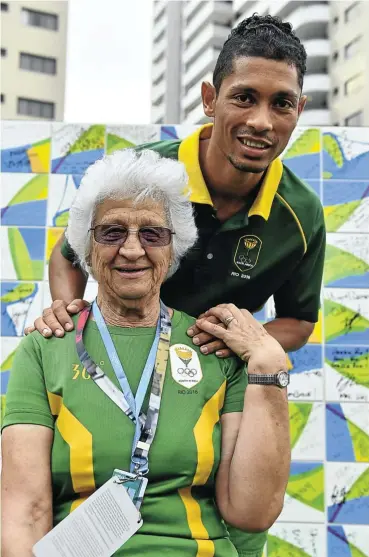  ?? Picture: Gallo Images ?? Bloemfonte­in-based coach Tannie Ans Botha crafted Wayde van Niekerk into the world’s fastest 400m sprinter.