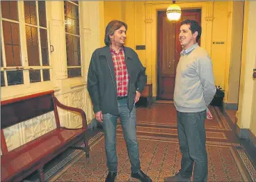  ?? SERGIO PIEMONTE ?? CON WADO. El diputado, el jueves por la noche, en el Congreso. A De Pedro lo tiene muy cerca.