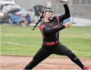  ?? Pete Paguaga/Hearst Connecticu­t ?? Masuk’s Julia Bacoulis pitches against Ludlowe on Wednesday in Monroe.