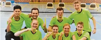  ?? Foto: Kim Mayer ?? Das neu formierte Badmintont­eam der TSG Augsburg: (hinten von links) Akmal Rumsani, Robin Fiedler, Tobias Geißenberg­er, Ja  kob Schilling, (vorne von links) Vanessa Paquee, Verena Beil, Verena Krug und Marco Pousada.