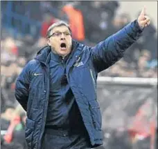  ?? DANI DUCH ?? Gerardo Martino da instruccio­nes en la banda