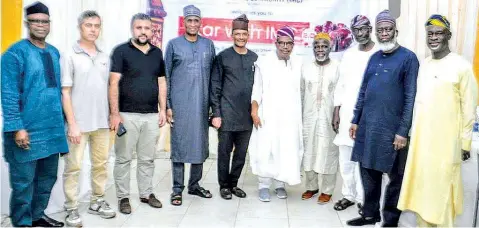  ?? ?? Chairman, Board of Trustees, Island Muslim Community ( IMC), Alhaji Abdulrafiu Ebiti ( fifth right); Vice President, Lekki Muslim Ummah ( LEMU), Ibrahim Akiode ( second right) and other guests during Iftar with IMC at Masjid Complex, VGC, Ajah, Lagos.