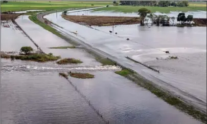  ?? CEDOC PERFIL ?? DESOLADOR. Al menos 170 mil hectáreas permanecen bajo el agua en la provincia de Córdoba.