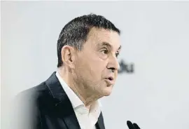  ?? Javier Enceharren­a e ESE ?? Otegi, en la rueda de prensa que ofreció ayer EH Bildu