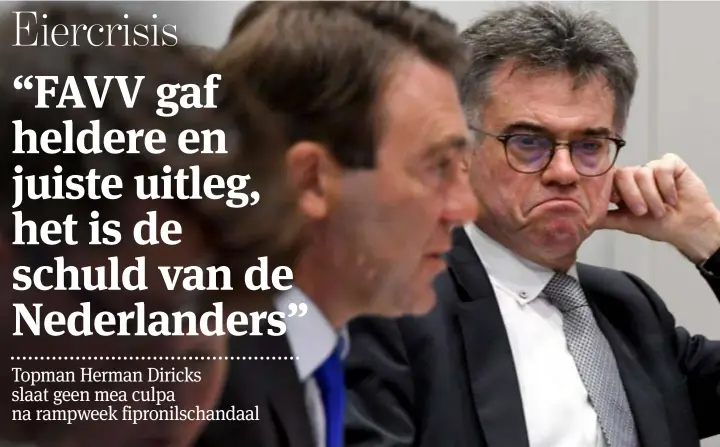  ?? FOTO PHOTO NEWS ?? Denis Ducarme (links) en Herman Diricks staan de pers te woord na de Kamercommi­ssie.