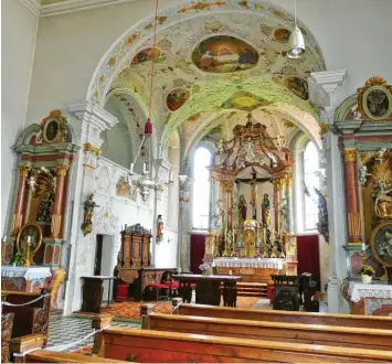  ?? Fotos: Zita Schmid ?? Ein Blick in die Illereiche­r Kirche Mariä Himmelfahr­t.