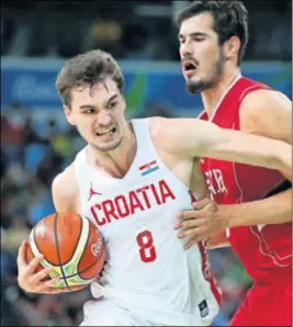  ??  ?? MARIO HEZONJA U NBA ligi igrao je na četiri pozicije pa kod slaganja taktike izborniku Mršiću može biti itekako koristan