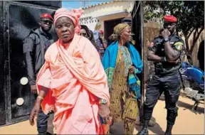  ?? Photo: Cem Ozdel/getty Images ?? Disappoint­ment: Women voted in the Senegalese presidenti­al election hoping for change.