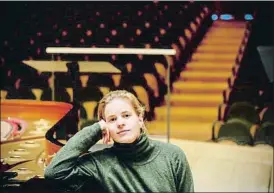  ?? ÀLEX GARCIA ?? Tabita Berglund en el escenario de L’auditori tras un ensayo con la OBC