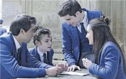  ?? MOVISTAR+ ?? Los nuevos alumnos de `El internado. Las Cumbres', en una escena de la serie.