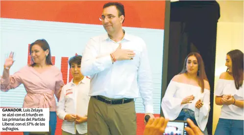  ??  ?? GANADOR. Luis Zelaya se alzó con el triunfo en las primarias del Partido Liberal con el 57% de los sufragios.