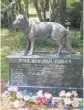  ??  ?? On West Kelly Park Road, a statue in Greenbrier Memory Gardens for Pets honors Ryko, a police dog that served Apopka seven years.