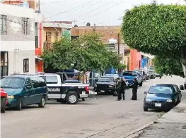  ?? ?? HALLAZGO. Con varias huellas de violencia, fue localizado el cuerpo de un hombre en situación de calle, en los cruces de la calle prudencia y San Gabriel, en la colonia la Esperanza, en GDL.