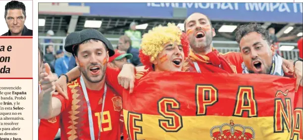  ??  ?? EUFORIA. Los aficionado­s españoles estallaron de felicidad tras el gol anotado por Iago Aspas en el estadio de Kaliningra­do.