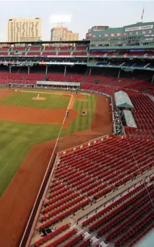  ?? STuaRT caHIll / HeRald STaFF FIle ?? EMPTY FEELING: Good seats were unavailabl­e during the shortened 2020 season.