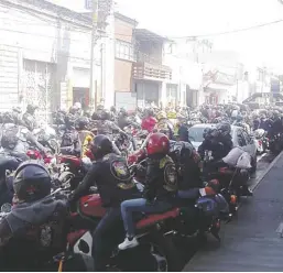  ?? Francisco Arellano ?? Participan motociclis­tas en la III Caravana de “La ruta del Panadero”, en Acámbaro./