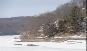  ?? H John Voorhees III / Hearst Connecticu­t Media ?? First Light Power conducted a deep drawdown of Candlewood Lake this season to try to kill off invasive species in the lake in Danbury.