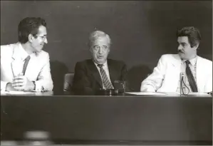  ?? FOTO: A. BERTRAN ?? Romà Cuyàs, junto a Ramón Mendoza y Pasqual Maragall en 1985