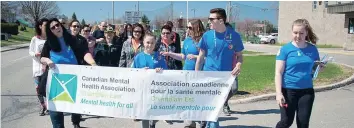  ?? photo Nadine Lamoureux / Barn Yard Studios ?? Le Club Joi / Junior Optimist Internatio­nal (Saint-Pascal-Baylon) a organisé un Marathon de santé mentale à Rockland le 5 mai. Le Club JOI a organisé l’évènement en collaborat­ion avec l’Associatio­n canadienne pour la santé mentale, à la fois comme une...