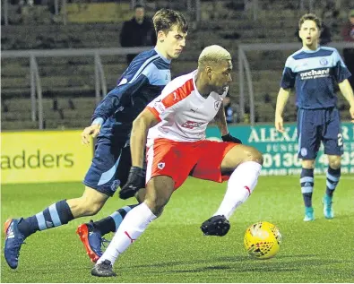  ?? Picture: Dougie Nicolson. ?? Willis Furtado: doubt after picking up a knock in the Fife derby win.