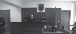  ??  ?? Gjyqtari Besnik Hoxha, në seancën e djeshme
