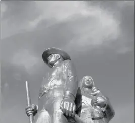  ?? FILE PHOTO ?? THE MONUMENT TO THE PIONEERS, unveiled in 1990 in San Luis Rio Colorado, pays homage to the border city’s settlers in 1917. The city will celebrate its 100th anniversar­y in a series of public events beginning Wednesday.