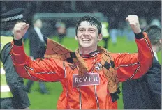  ?? Picture: SNS ?? TANGERINE DREAM: McLaren lifted the Scottish Cup with United in 1994.