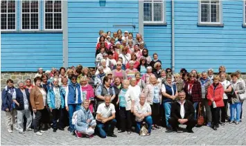  ?? Foto: Bernadette Lutzenberg­er ?? Vor der Marktkirch­e „Zum Heiligen Geist“in Clausthal Zellerfeld entstand dieses Gruppenbil­d von der Reise des KDFB Bezirks Dießen in den Harz.