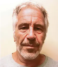  ?? Foto: dpa ?? Der Mann, der zu viel wusste? US-Millionär und mutmaßlich­er Sexsünder Jeff Epstein soll Geheimniss­e über sehr viele, sehr prominente Freunde gehortet haben.