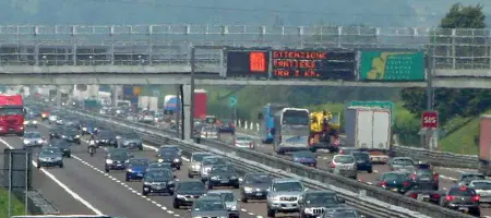  ??  ?? Serenissim­a torna italiana L’autostrada Serenissim­a Bresciapad­ova, fondata 66 anni fa, ritorna in mani italiane nel gruppo Atlantia