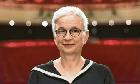  ?? Foto: Patrick Seeger, dpa ?? Barbara Mundel leitet jetzt die Münchner Kammerspie­le – sie ist die erste Frau an der Spitze des renommiert­en Theaters.