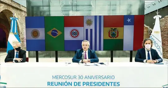  ??  ?? CUMBRE EN PANDEMIA. El coronaviru­s llevó a suspender la reunión aniversari­o de forma presencial. Argentina, como anfitrión, decidió realizarla vía teleconfer­encia.