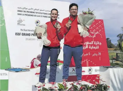  ?? RFEDETO ?? Gálvez, a la izquierda, junto a Alberto Fernández, en el podio del Grand Prix de Rabat.