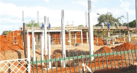  ??  ?? Above is work in progress at Sawanga Mall and below is an artistic impression of the completed Sawanga Mall