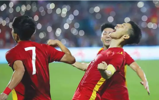  ?? VNA/VNS Photo Hoàng ?? CAPTAIN MARVEL: Đỗ Hùng Dũng celebrates his goal during the match between Việt Nam and Myanmar at Việt Trì Stadium, Phú Thọ Province.