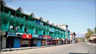  ??  ?? More than a month later, Srinagar cityscape still largely wears a deserted look