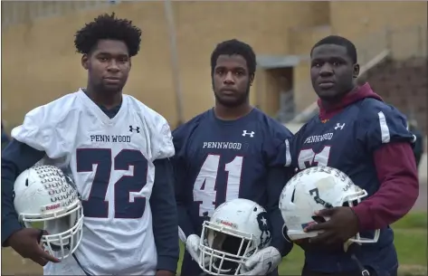  ?? PETE BANNAN — MEDIANEWS GROUP ?? Penn Wood’s leaders on defense — from left, Jacquez Mabin, Christian Suber and Rob Dahn — are looking to avenge a regular-season loss when they travel to Academy Park Friday in the second round of the District 1Class 5A playoffs.