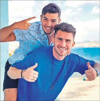  ??  ?? Brahim y Laporte en una foto que el defensa del City publicó en Instagram la semana pasada.