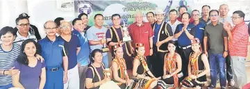  ??  ?? Winners in a group photo with Manyin (middle), other guests and tournament organisers.