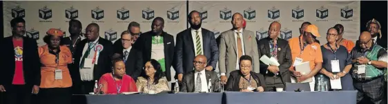  ?? KHAYA NGWENYA Independen­t Newspapers ?? LEADERS from the various political parties participat­ing in national and provincial elections signed the Electoral Commission’s pledge to abide by electoral laws and promote free and fair elections. The signing took place on Wednesday at the Durban Internatio­nal Convention Centre. |