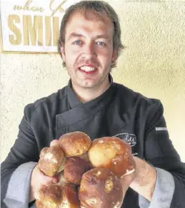  ?? E. P. ?? José Andrés Ballarín con unos magníficos ejemplares de ceps.