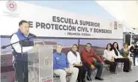  ??  ?? En marcha. Ayer fue colocada la primera piedra de lo que será la Escuela Superior de Protección Civil de Saltillo.