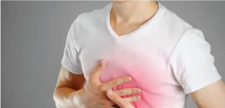  ?? ?? Heartburn is discomfort or actual pain caused by digestive acid moving into the oesophagus.