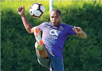  ??  ?? Brahimi deve recuperar a tempo do jogo com o Moreirense