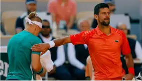  ?? CLODAGH KILCOYNE / REUTERS ?? Novak Djokovic est venu à bout d'Alejandro Davidovich Fokina en trois manches.