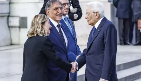  ?? ?? Italy's Prime Minister Giorgia Meloni shakes hands with President Sergio Mattarella at 79th anniversar­y of Liberation Day (Roberto Monaldo/LaPresse via AP)